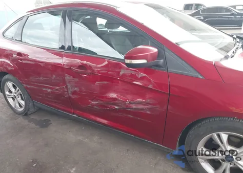 2014 Ford Focus Se z USA, uszkodzony, nr VIN 1FADP3F27EL432443